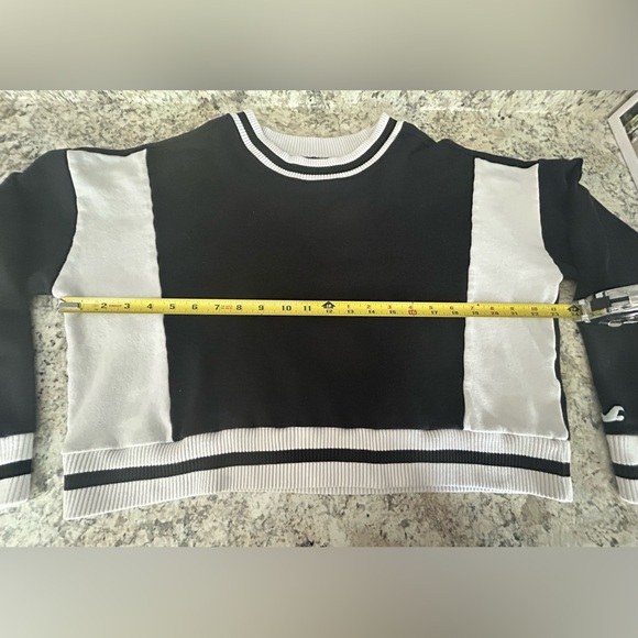 Hollister Black White Colorblock Cropped Sweater Knit Size M - Picture 9 of 11